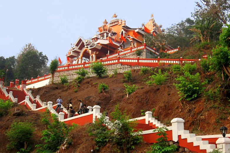 hill-top-temple-in-goa-panjim